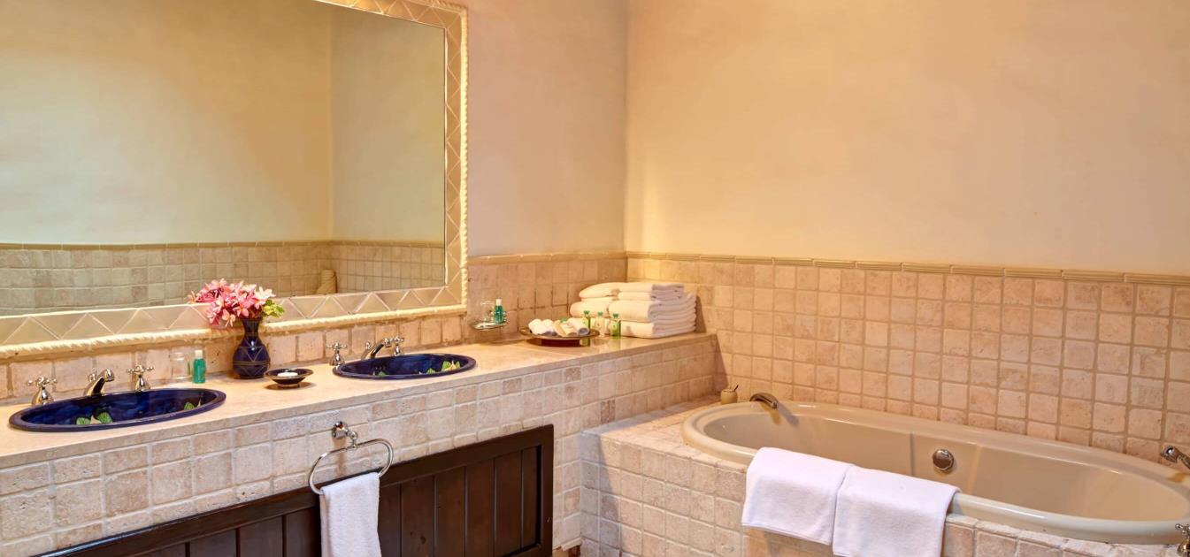 vacation-rentals/st-vincent-and-the-grenadines/canouan/canouan/carenage-one-bedroom-suite-with-plunge-pool