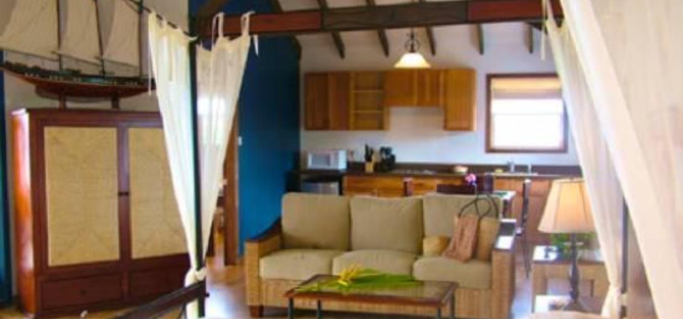 vacation-rentals/grenada/grenada-island/true-blue/blue-bay-tower-room