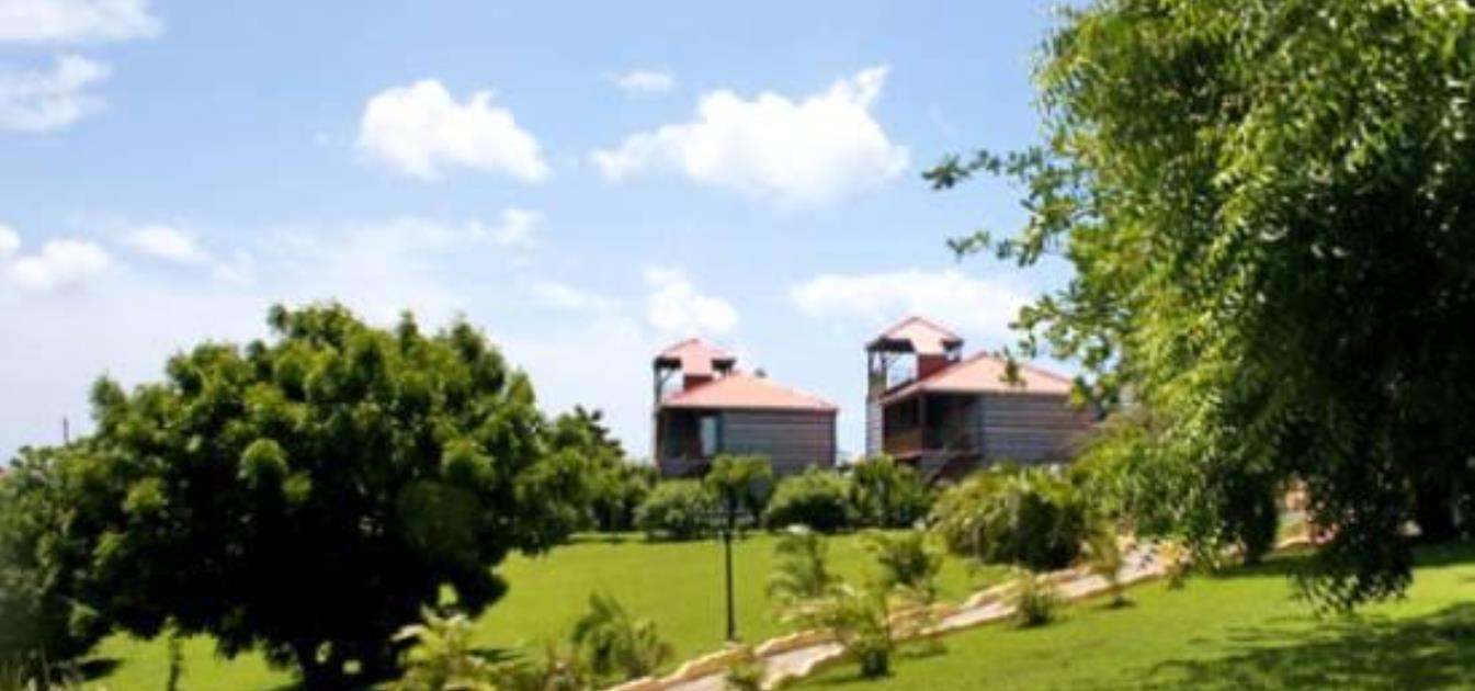 vacation-rentals/grenada/grenada-island/true-blue/blue-bay-tower-room