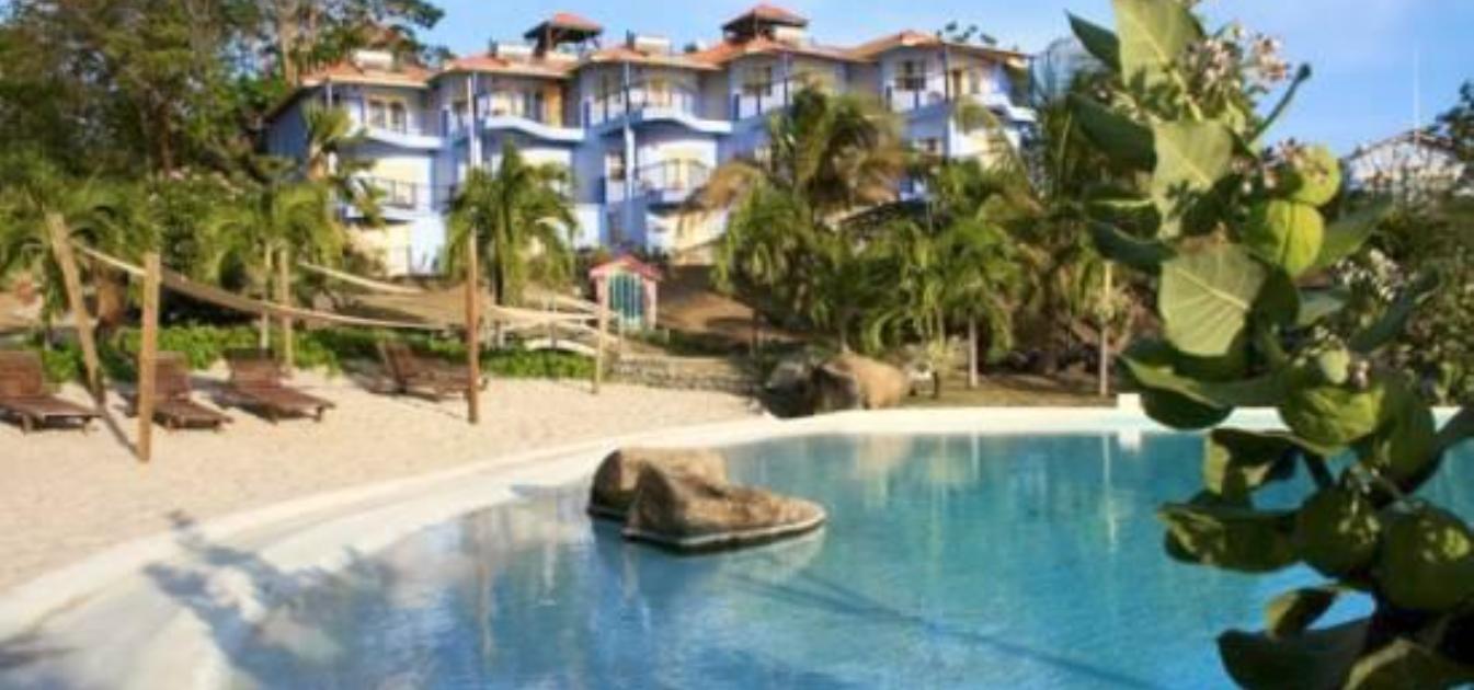 vacation-rentals/grenada/grenada-island/true-blue/blue-bay-tower-room
