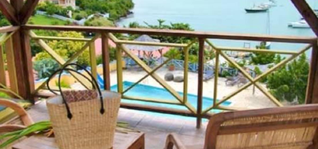 vacation-rentals/grenada/grenada-island/true-blue/blue-bay-tower-room