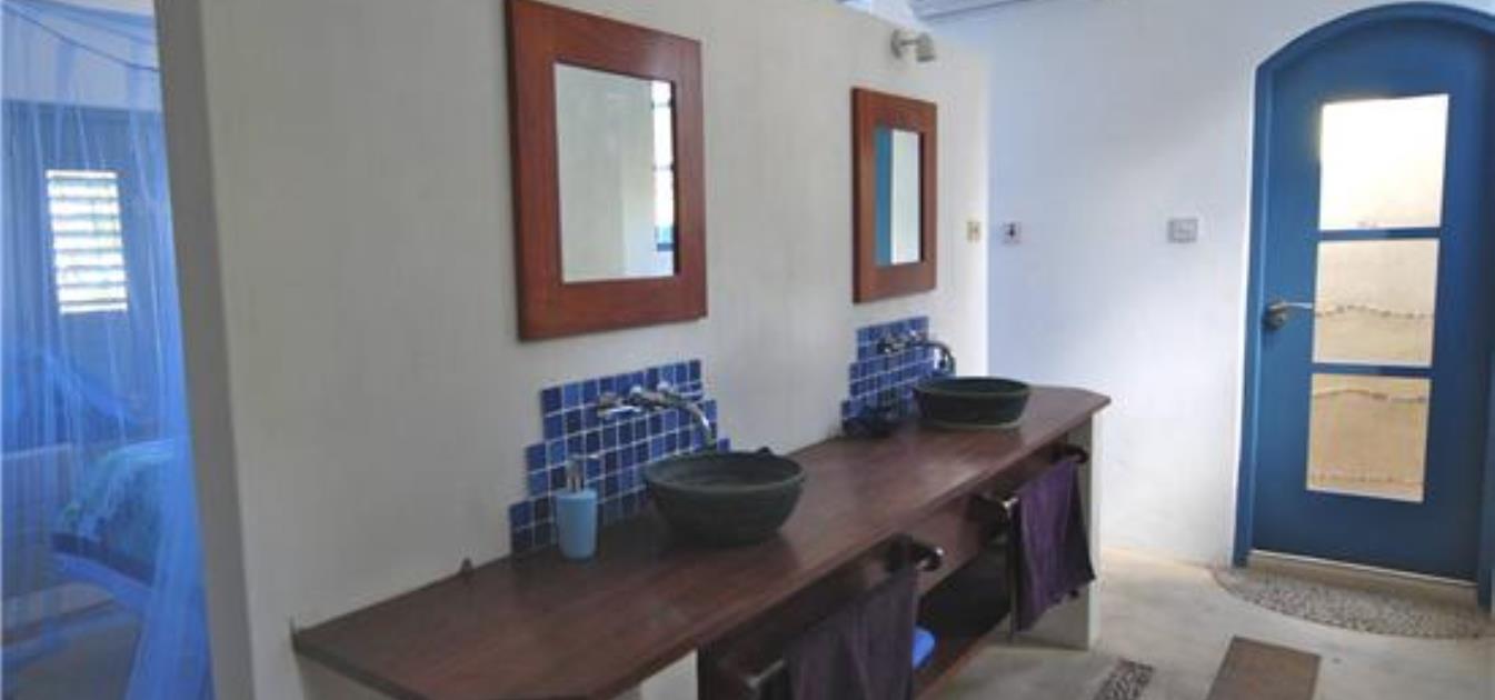 vacation-rentals/st-vincent-and-the-grenadines/bequia/princess-margaret/a-shade-of-blues-studio-'a-night-ashore'