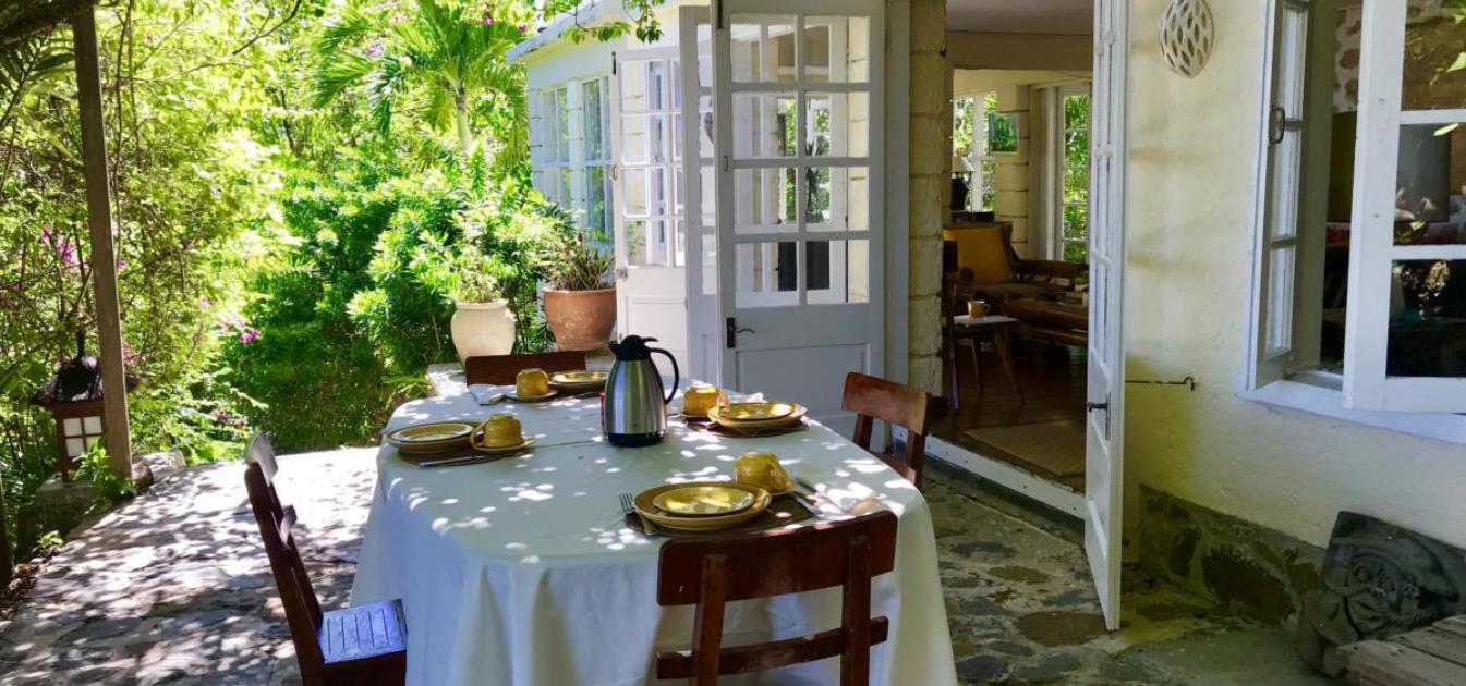 vacation-rentals/st-vincent-and-the-grenadines/mustique/central-hillside/buttercup-house