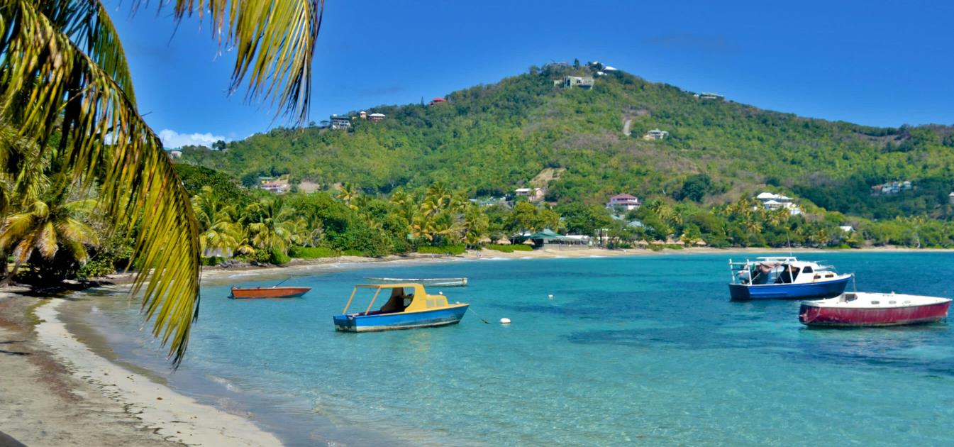 vacation-rentals/st-vincent-and-the-grenadines/bequia/friendship-bay/bequia-beachfront-estate-1-bedroom-apartment