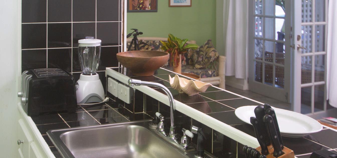 vacation-rentals/st-vincent-and-the-grenadines/bequia/friendship-bay/bequia-beachfront-estate-1-bedroom-apartment