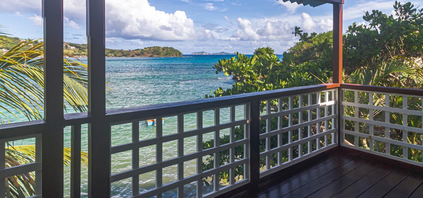 vacation-rentals/st-vincent-and-the-grenadines/bequia/friendship-bay/bequia-beachfront-estate-2-bedroom-apartment