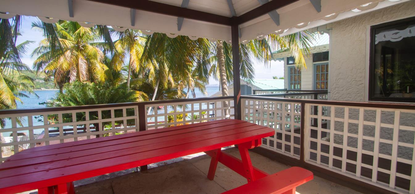 vacation-rentals/st-vincent-and-the-grenadines/bequia/friendship-bay/bequia-beachfront-estate-2-bedroom-apartment