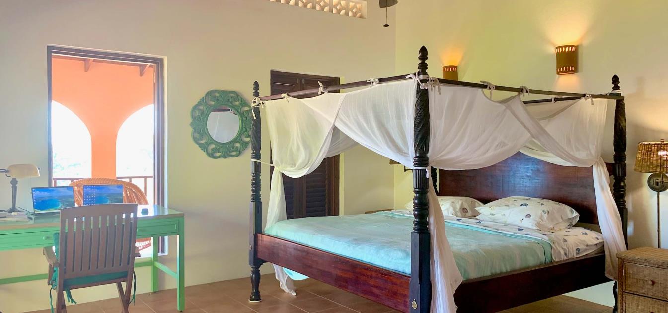 vacation-rentals/st-vincent-and-the-grenadines/bequia/spring/spring-top-house
