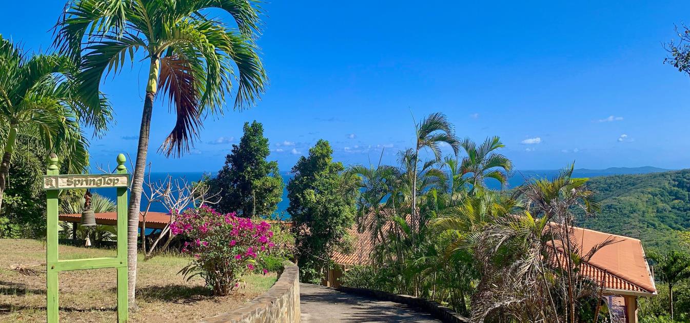 vacation-rentals/st-vincent-and-the-grenadines/bequia/spring/spring-top-house