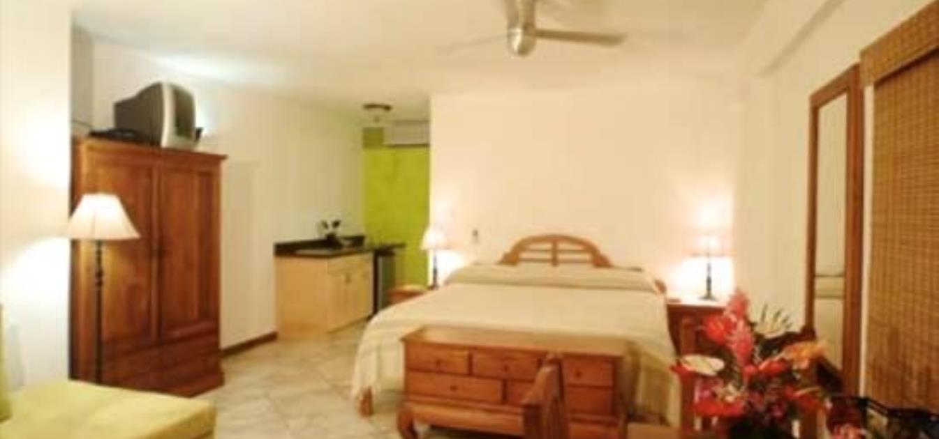 vacation-rentals/grenada/grenada-island/true-blue/blue-bay-style-rooms