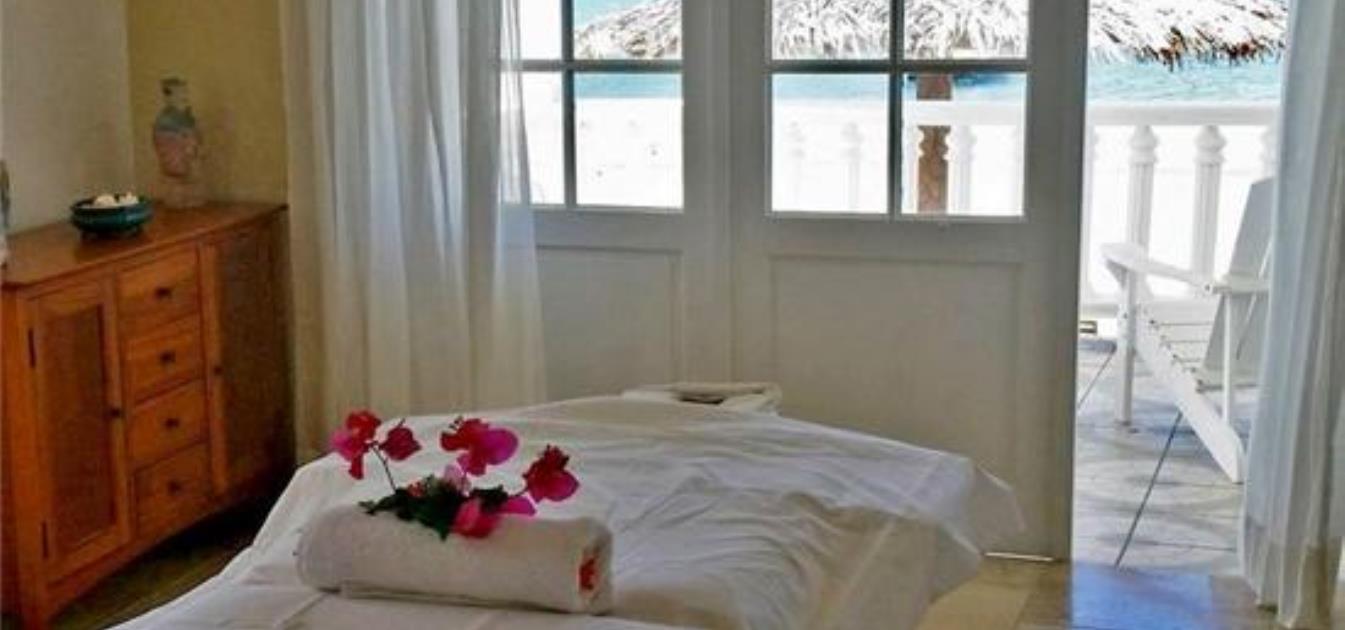 vacation-rentals/st-vincent-and-the-grenadines/union-island/union-island/davids-beach-hotel