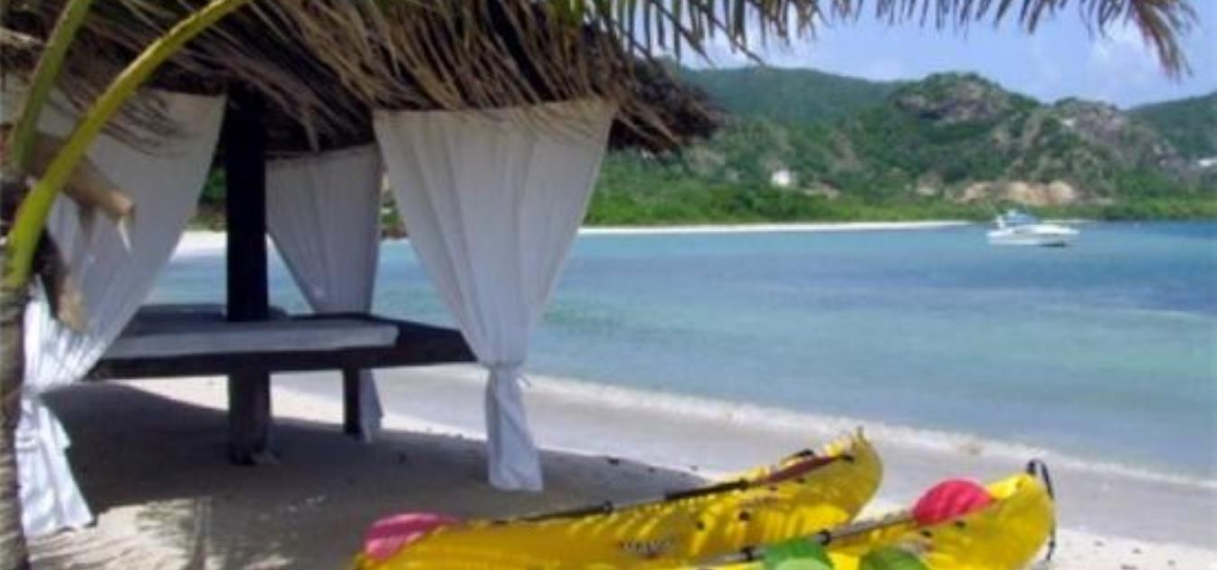 vacation-rentals/st-vincent-and-the-grenadines/union-island/union-island/davids-beach-hotel