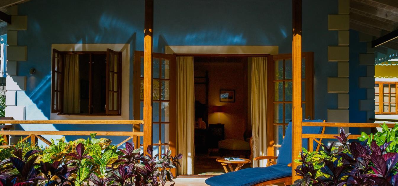 vacation-rentals/st-vincent-and-the-grenadines/bequia/friendship-bay/bequia-beach-hotel-one-bed-cottage