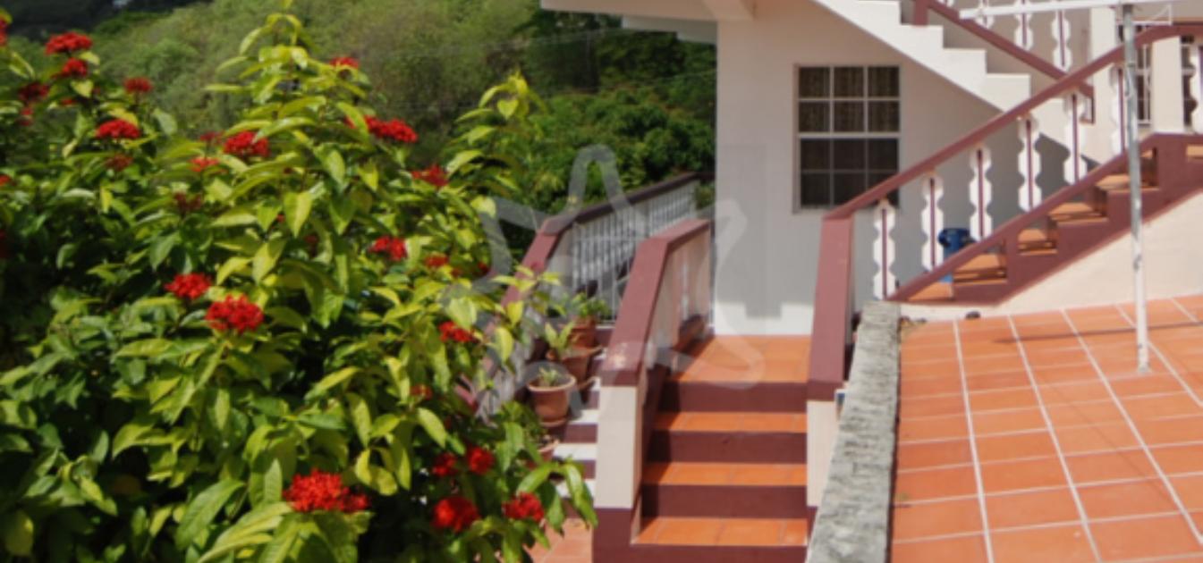 vacation-rentals/st-vincent-and-the-grenadines/bequia/lower-bay/hill-top-lower