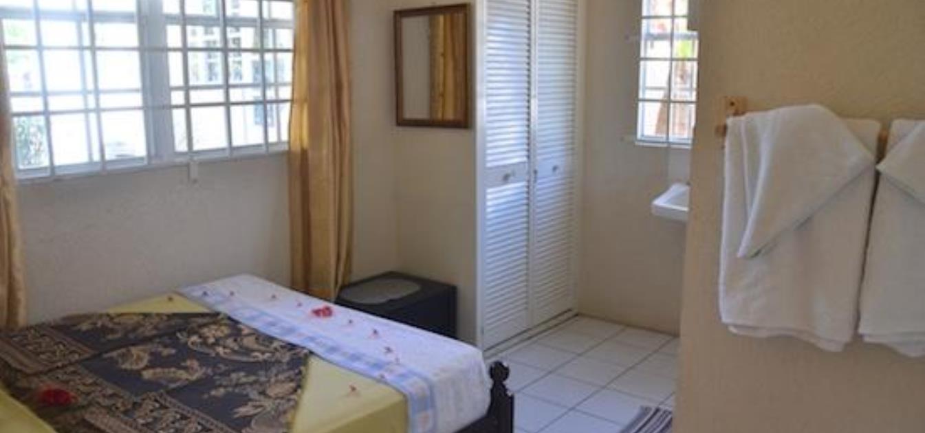 vacation-rentals/st-vincent-and-the-grenadines/bequia/lower-bay/keegan's-apartment-hummingbird