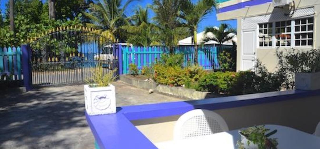 vacation-rentals/st-vincent-and-the-grenadines/bequia/lower-bay/keegan's-apartment-hummingbird