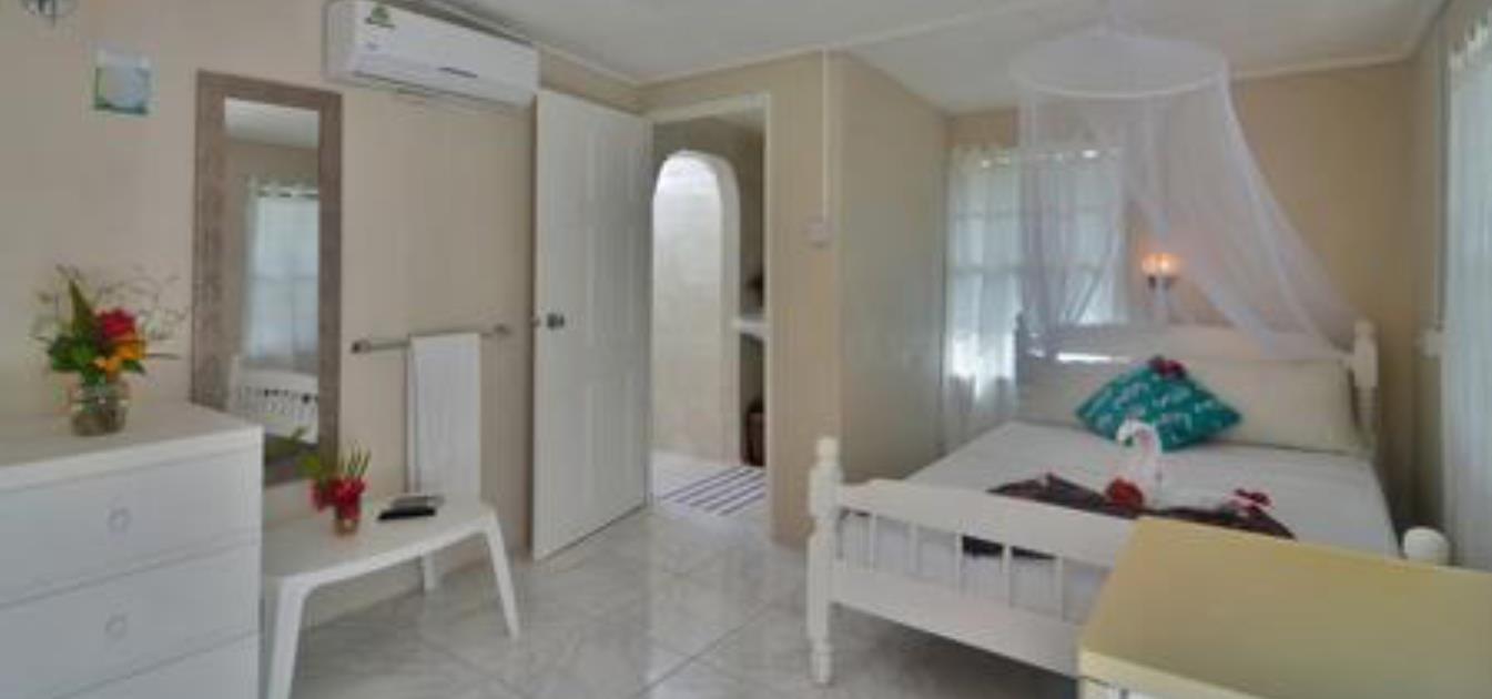 vacation-rentals/st-vincent-and-the-grenadines/bequia/lower-bay/keegan's-beach-resort-guestrooms