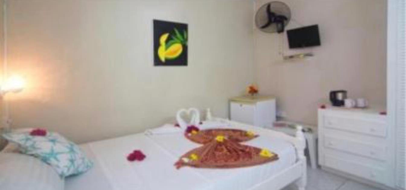 vacation-rentals/st-vincent-and-the-grenadines/bequia/lower-bay/keegan's-beach-resort-guestrooms