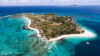 Seafeather Villa Palm Island Resort