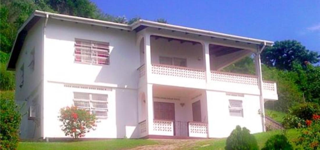 Lance Aux Epines House
