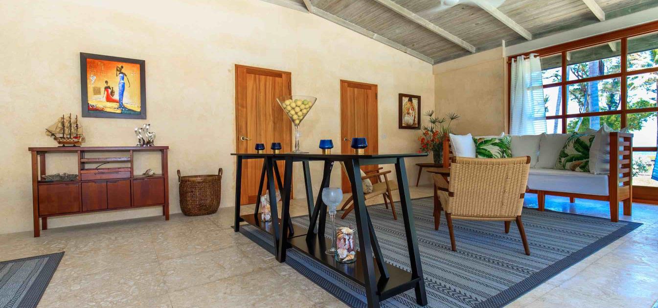 Firefly Beachfront Villa 2 Bed
