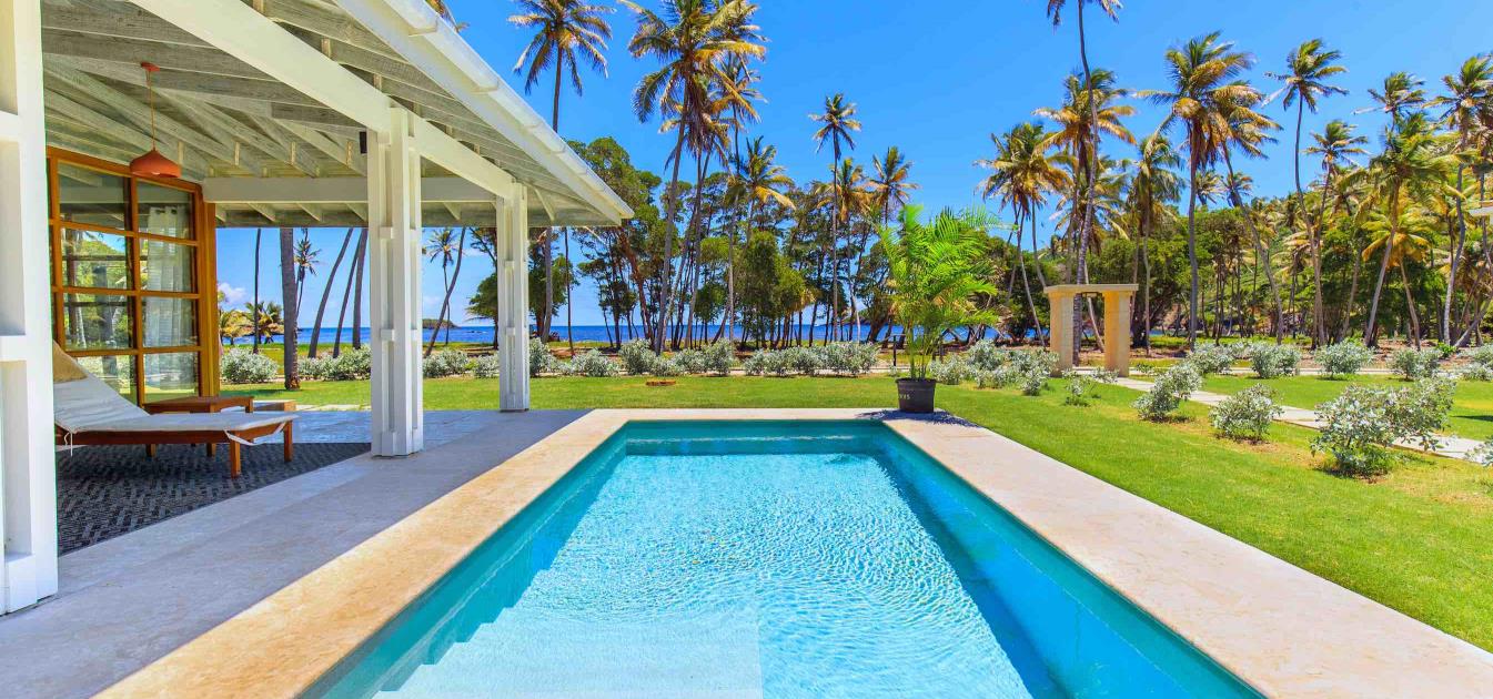 Firefly Beachfront Villa 2 Bed