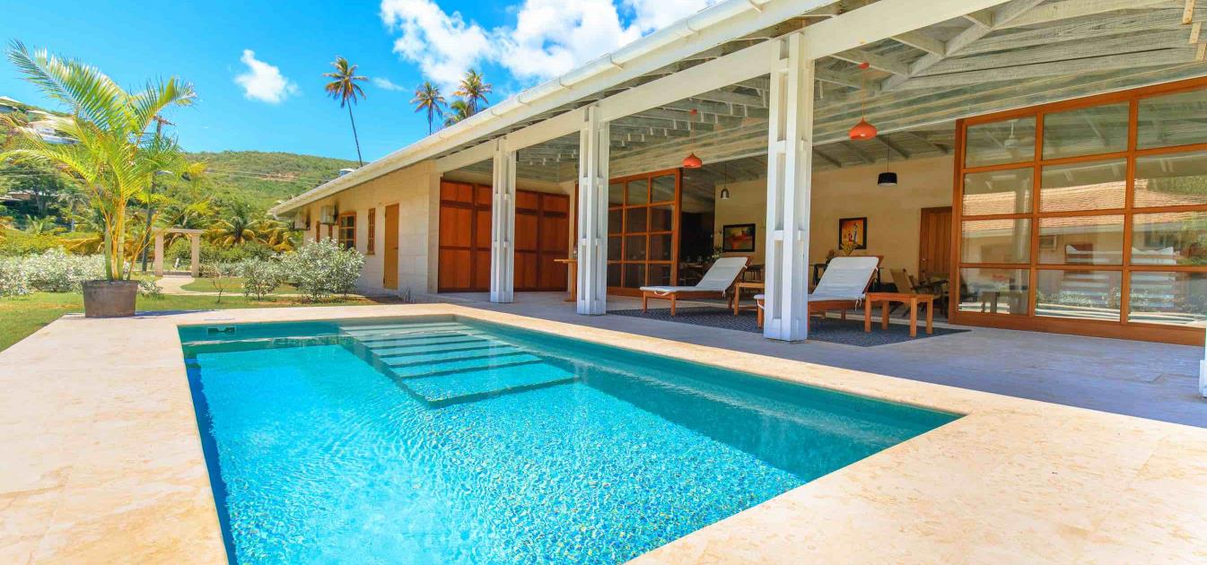 Firefly Beachfront Villa 2 Bed