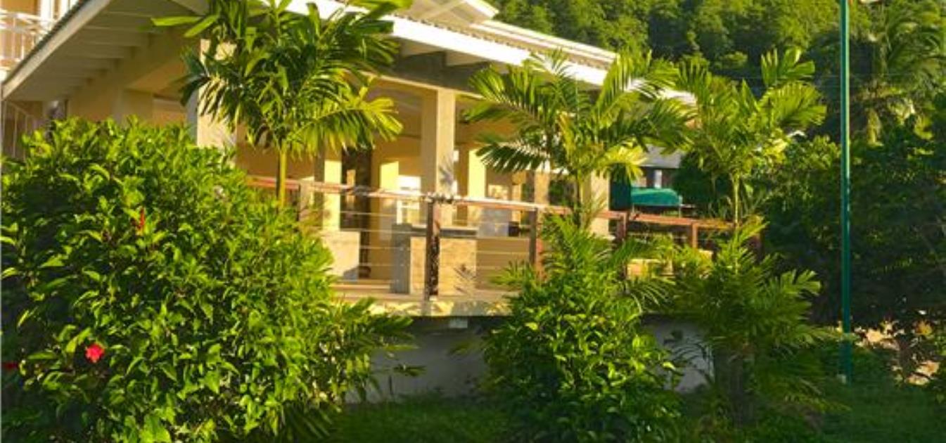 vacation-rentals/st-vincent-and-the-grenadines/bequia/lower-bay/francyn-villa