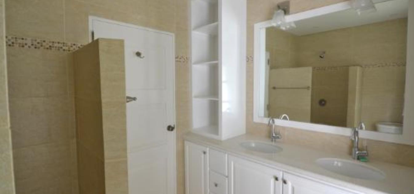 vacation-rentals/st-vincent-and-the-grenadines/bequia/lower-bay/francyn-villa-upper