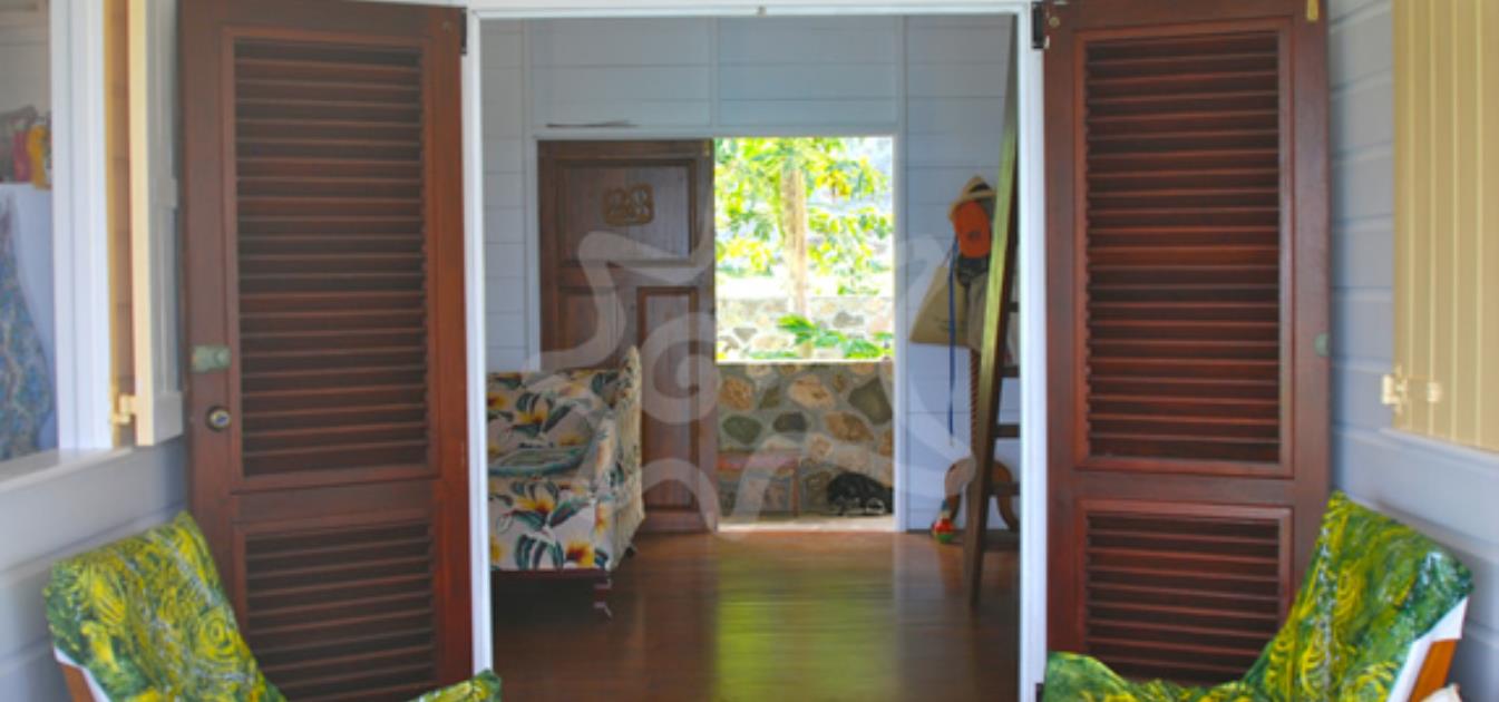 vacation-rentals/st-vincent-and-the-grenadines/bequia/la-pompe/la-luna-azul-upper