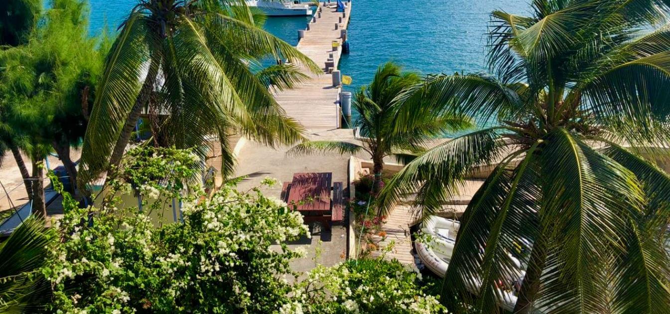 Waterfront Hotel & Restaurant Bougainvilla