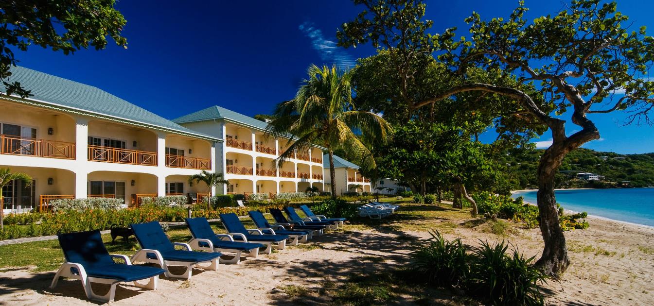 vacation-rentals/st-vincent-and-the-grenadines/bequia/friendship-bay/bequia-beach-hotel-beachfront-suite