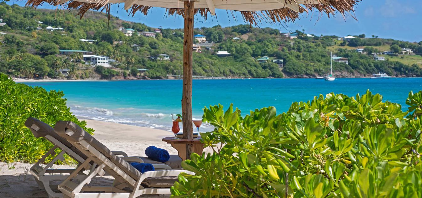 vacation-rentals/st-vincent-and-the-grenadines/bequia/friendship-bay/bequia-beach-hotel-beachfront-suite