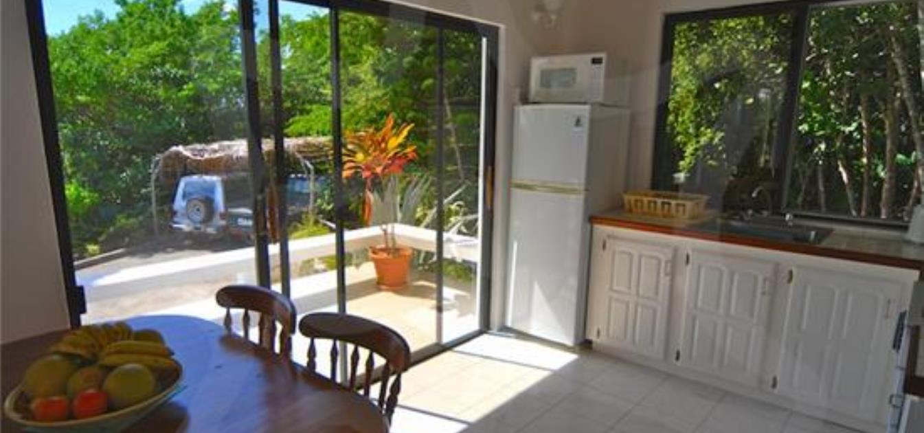 vacation-rentals/st-vincent-and-the-grenadines/bequia/spring/lime-cottage