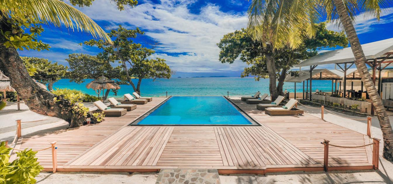 vacation-rentals/st-vincent-and-the-grenadines/bequia/friendship-bay/bequia-beach-hotel-family-suite