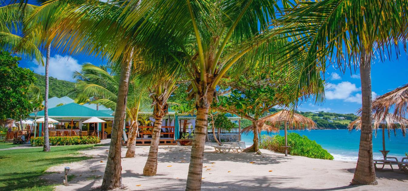 vacation-rentals/st-vincent-and-the-grenadines/bequia/friendship-bay/bequia-beach-hotel-family-suite