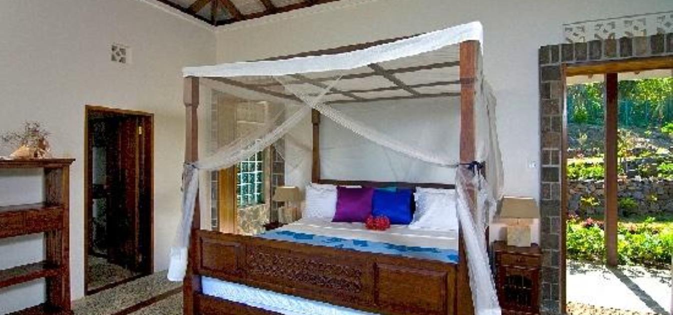 vacation-rentals/st-vincent-and-the-grenadines/bequia/crescent-bay/reef-house-2-bedroom-option