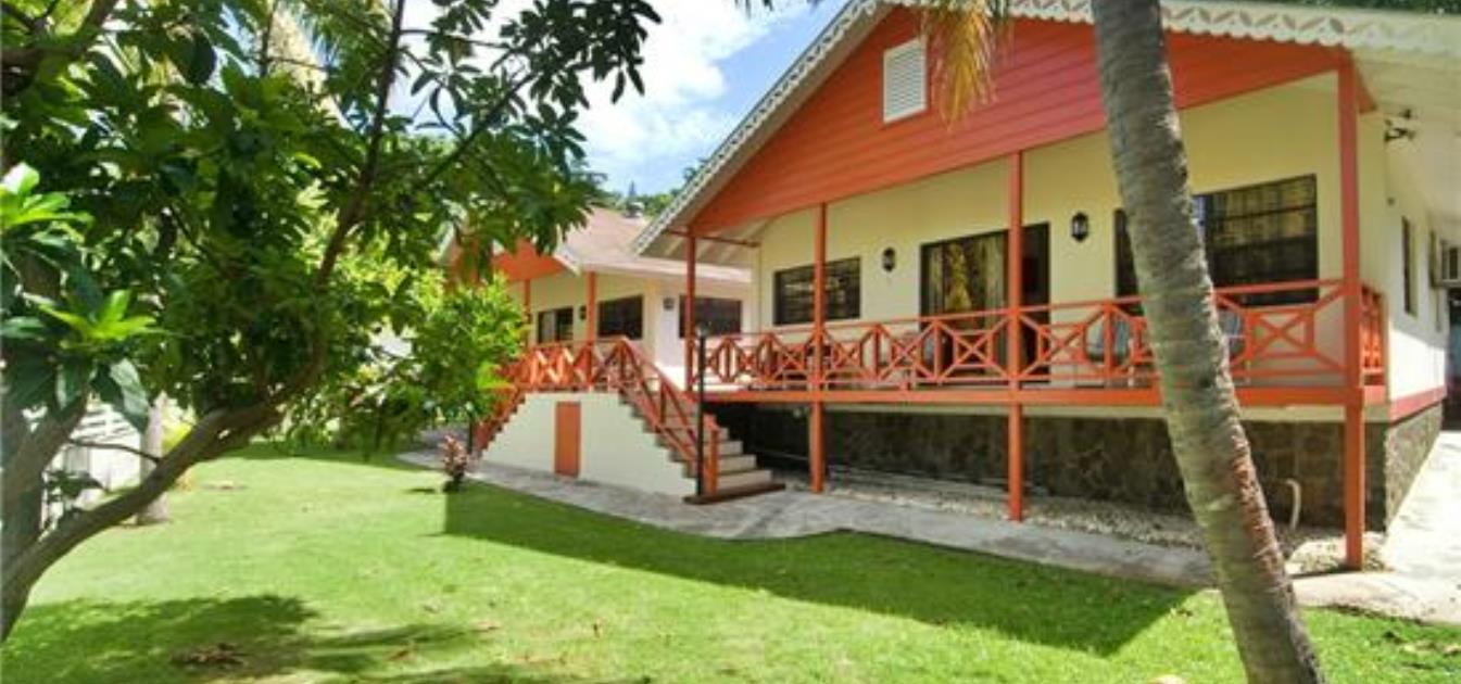 Kingsville 2 Large Cottages Option