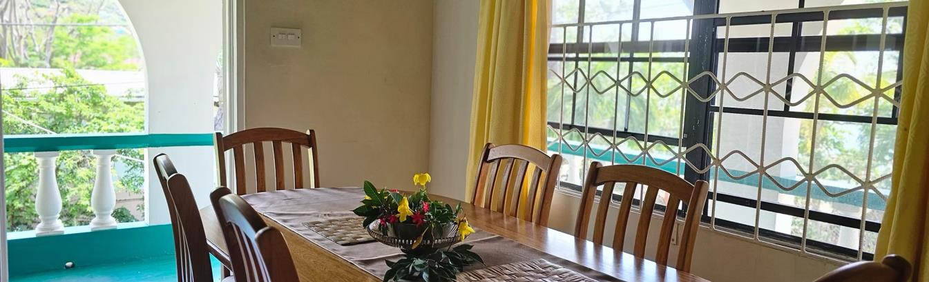 vacation-rentals/st-vincent-and-the-grenadines/bequia/lower-bay/casablanca-upper-villa