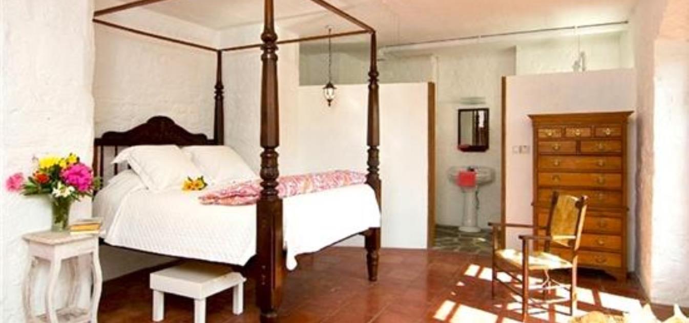 vacation-rentals/st-vincent-and-the-grenadines/bequia/crescent-bay/sugar-reef-hillside-rooms