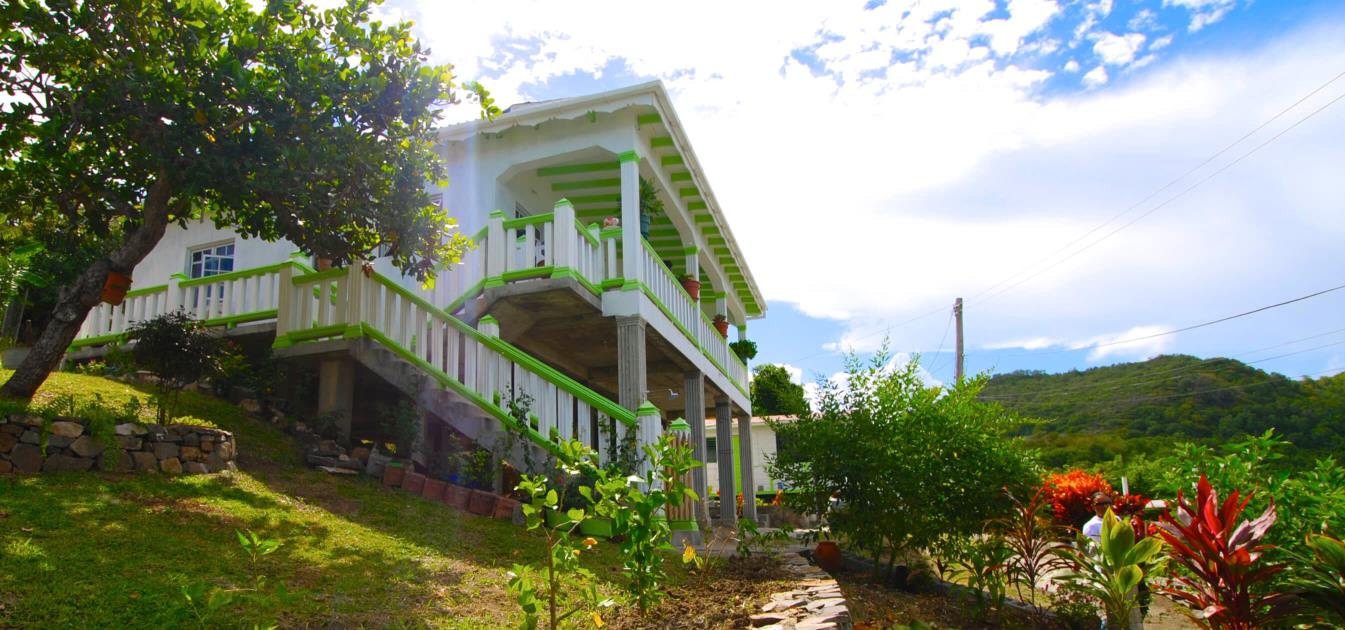 vacation-rentals/st-vincent-and-the-grenadines/bequia/lower-bay/la-belle-view-villa