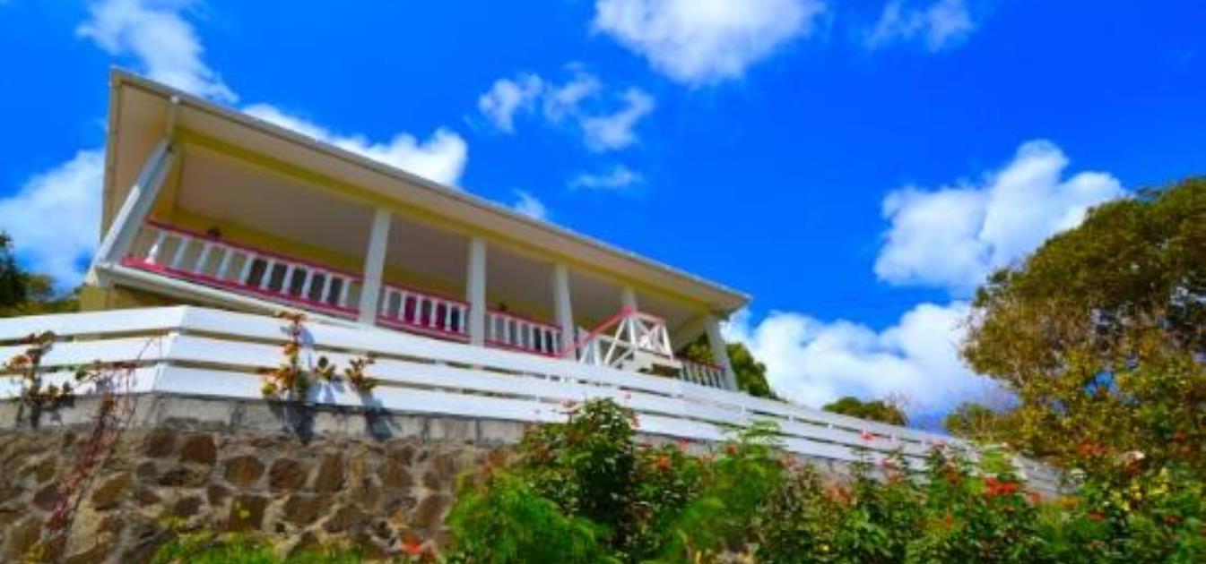 vacation-rentals/st-vincent-and-the-grenadines/bequia/friendship-bay/moondance-hideaway