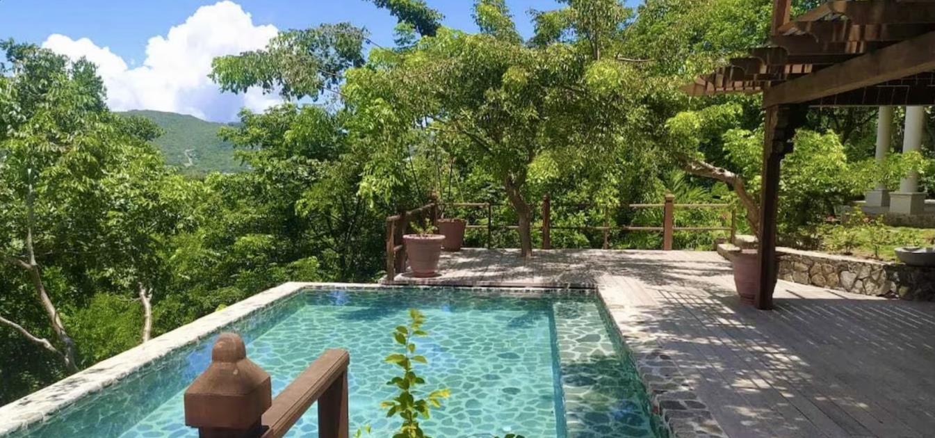 vacation-rentals/st-vincent-and-the-grenadines/bequia/lower-bay/cassava