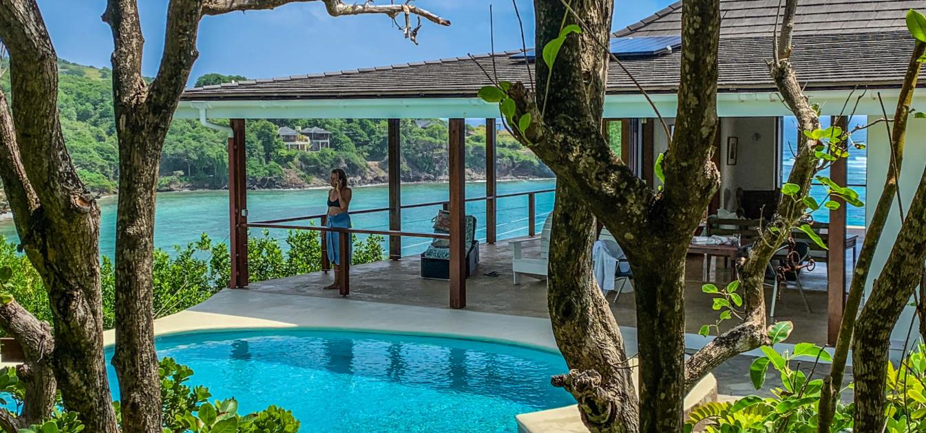 vacation-rentals/st-vincent-and-the-grenadines/bequia/crescent-bay/jamdown-waterfront-villa