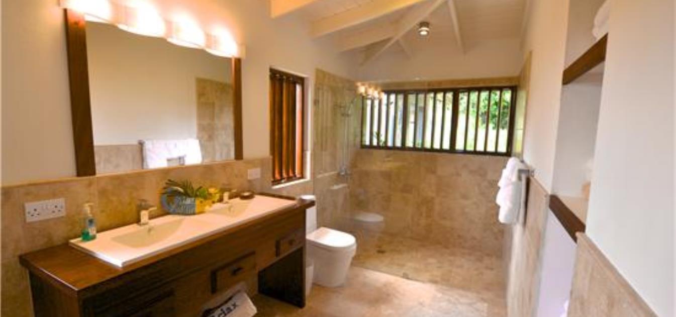 vacation-rentals/st-vincent-and-the-grenadines/bequia/crescent-bay/jamdown-upper-ocean-deck