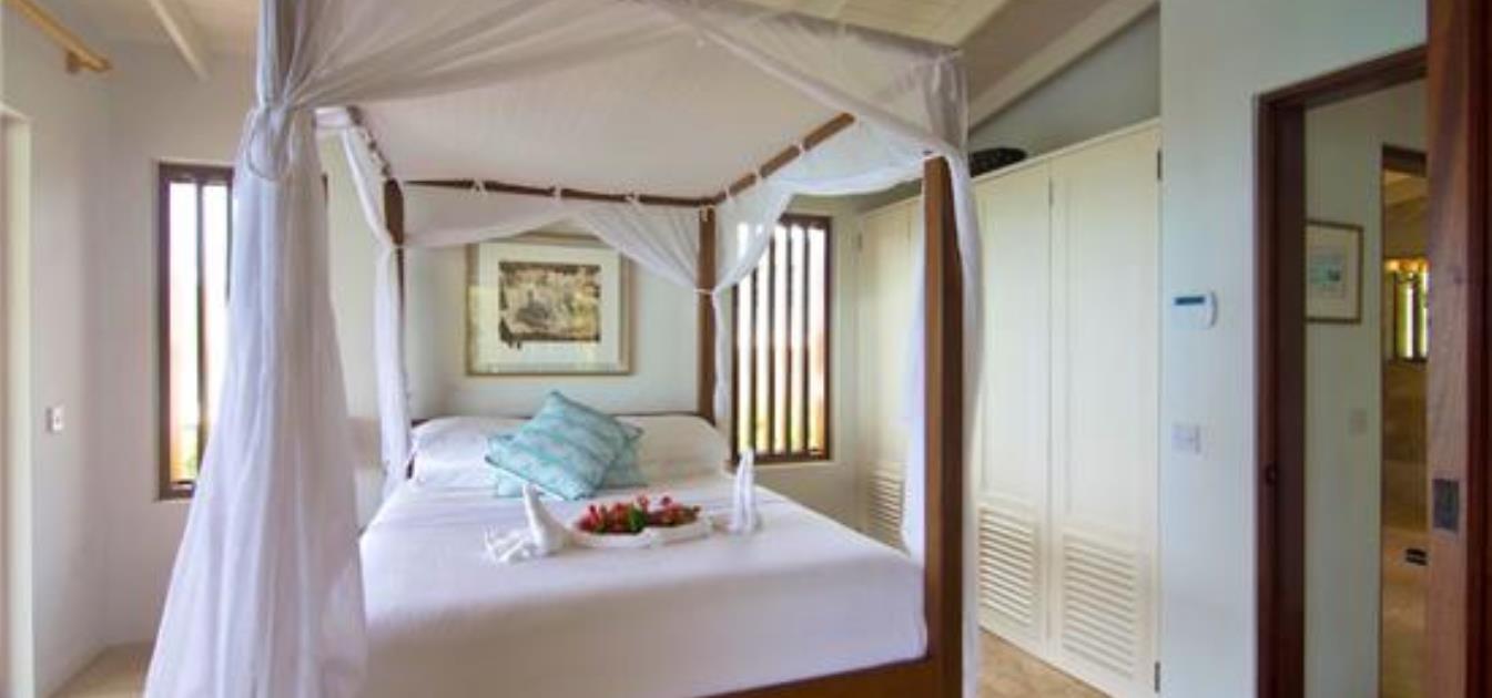 vacation-rentals/st-vincent-and-the-grenadines/bequia/crescent-bay/jamdown-upper-ocean-deck