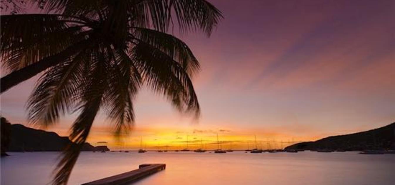 vacation-rentals/st-vincent-and-the-grenadines/bequia/hamilton/daffodils-boutique-bandb-waterfront-queen-room