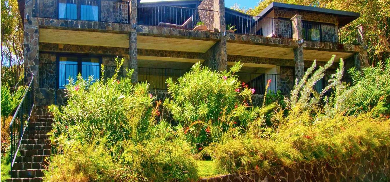 Private Villa Firefly Estate 12.4 Acres