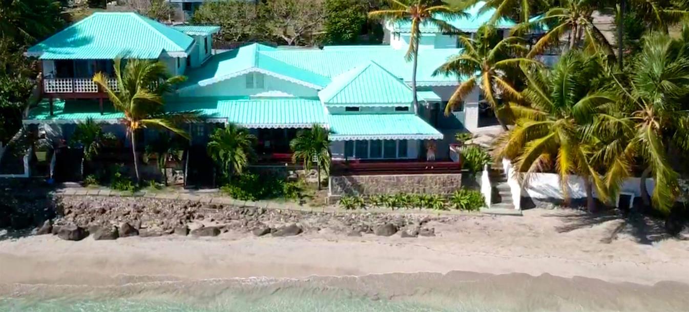 vacation-rentals/st-vincent-and-the-grenadines/bequia/friendship-bay/bequia-beachfront-estate-1-bedroom-apartment