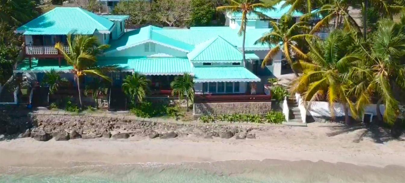 vacation-rentals/st-vincent-and-the-grenadines/bequia/friendship-bay/bequia-beachfront-estate-2-bedroom-apartment